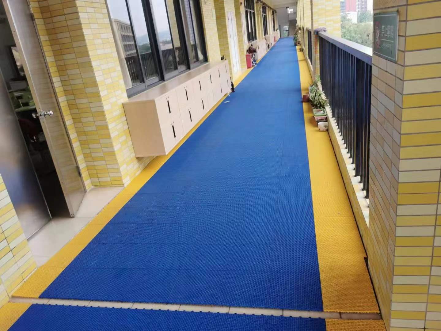 番禺中学悬浮地板安装